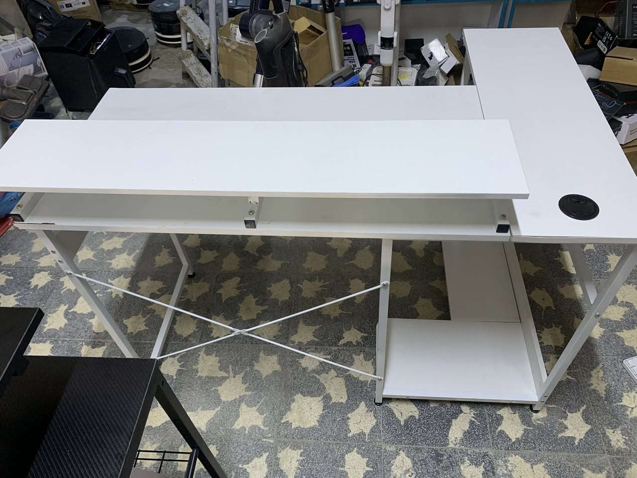 ميز مكتبي ***********
