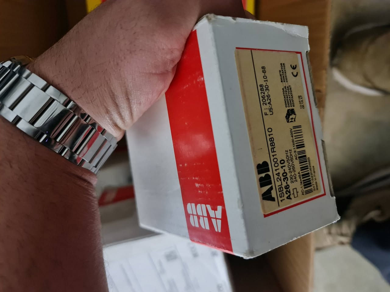 لفة واير سنكل ابو ٤ المتحدة 
قاطع دورة ABB ابو ١٦٠ وابو ١٠٠
قاطع دورة شنايدر ١٠٠
كونتاكتر ٤٥ امبير  ABB


**إذا كنت صاحب هذا الإعلان وتريد حذفه لأي سبب، رجاءا أرسل رسالة إلى الدعم الفني**