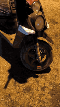 السلام عليكم سكني جبلي للبيع ناصريه
مكينه شرط فحص من تاخذها مني 58 بلاد ماشيه 7 كليو
شرط واكفه عل ناصريه دراجه مداريهَ دهن اصلي بانزين 
كفر واكعه دراجه ومكسور الامامي 
من جوه ما مبينه تواير جدد
دراجه من كثر ما بلادي مزنجر الحديد متروكه باليابان
كله بلادي سعر 1450 وبيها مجال بيها مكاتبه ما تنحجز
*********** او راسلني فيس
