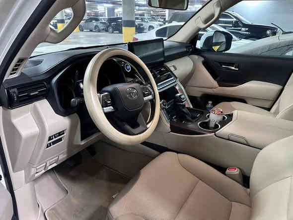 لاندكروز بريم اصل GXR LIMETED
 توين تيربو 2024 لون ابيض فول مواصفات
 ماشيه فقط 8700 كم قابل للزيادة
 السيارة مغلفة ppf بالكامل مكفولة 
من الشخط بحالة الزيرو رقم اربيل باسمي
 تحويل بنفس اليوم مكان السيارة بغداد المنصور
 للتواصل ***********
