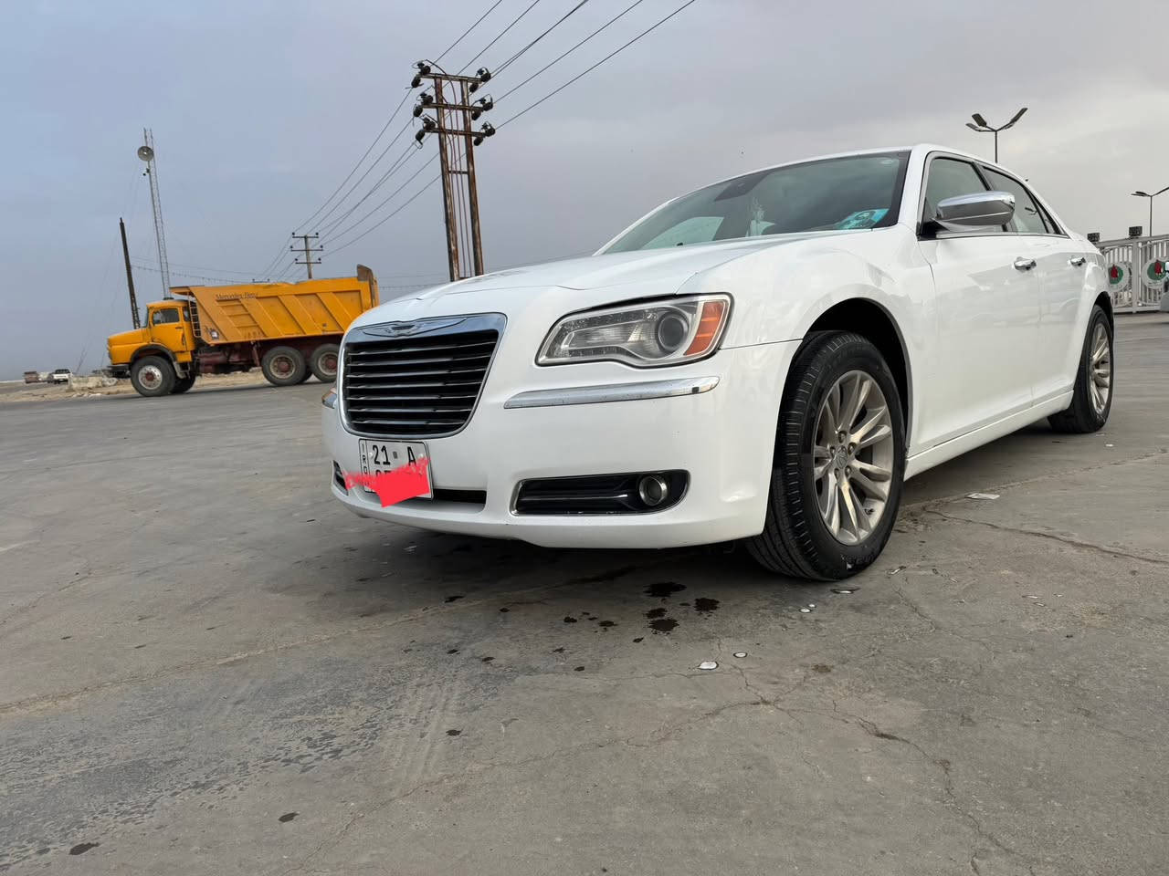 السلام عليكم شباب اوباما للبيع موديل 2012 رقم  سليمانيه بسمي داخله كلين بالعراق صار بيها طخه بالجاملغ الخلفي بدون دواخل بدون ارباك حداديه خلفي امامي جديد عربانه خلفيه مال موديل 21 كامله هيه والكاردن زوج تاير توني شاده داخل عسلي خزن ميموري تدفئه بالكشنات الخلفيه والاماميه مكينه جديده سياره جاهزه للاخير مكان السياره بغداد للاستفسار اتصل ***********
