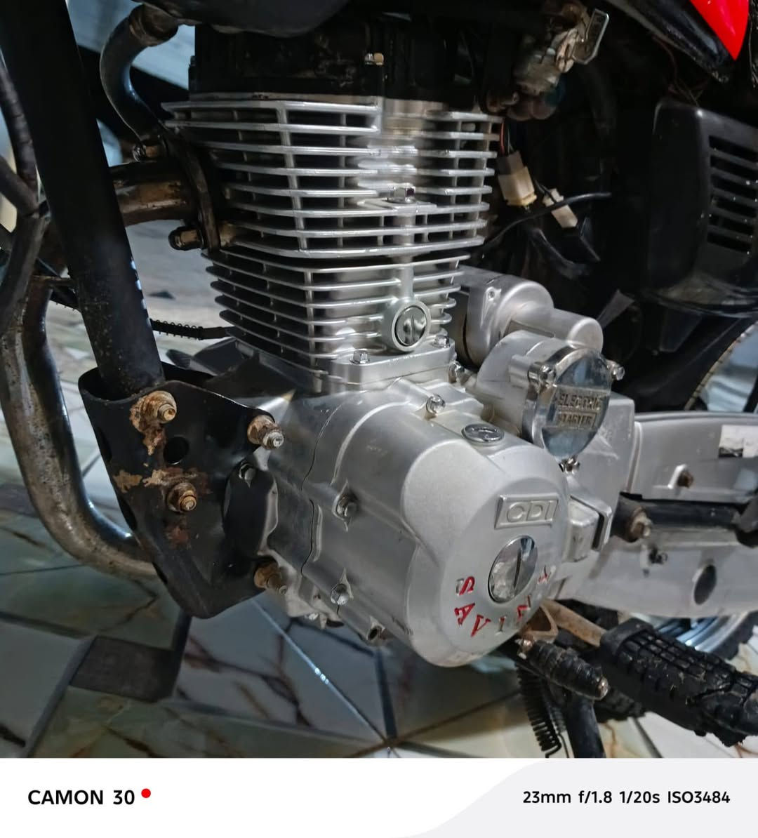 السلام عليكم دراجه لبيع سيفان موديل 21 اوراق محرك ما مفتوح كله عله وضع الشركه كهرباايات شغاله السعر ب425 وبيه مجال  مكان حله يم الجامعه مل بابل. الاتصال ***********
