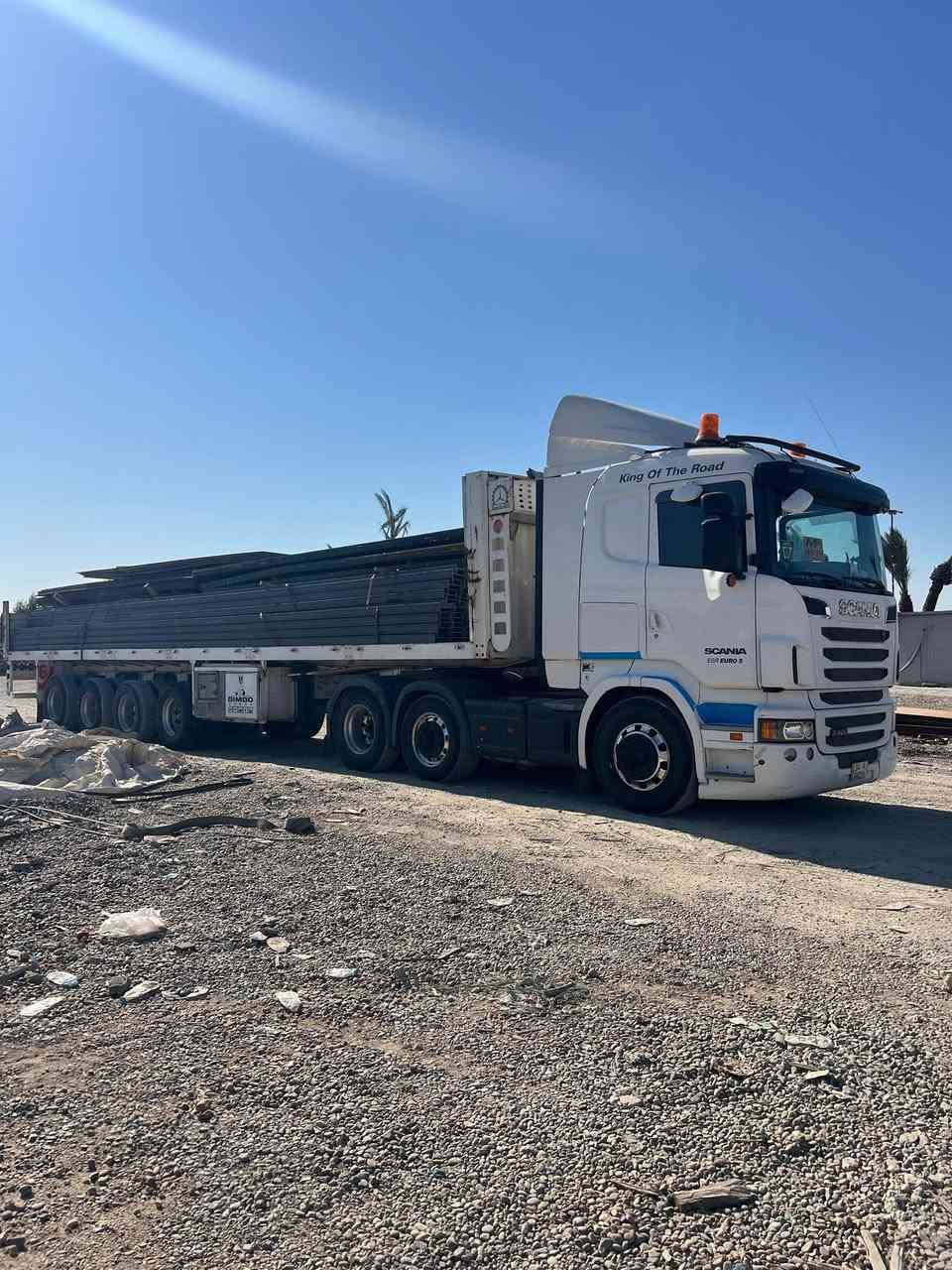 السلام عليكم سيارة للبيع سكانيه سنكل امامي  موديل 2013 معلايه حجم (420) رقم بصره كامره حساس ريتايدر تخم تاير + عربانه حداديه 4 محاور 14 شاصي 16 نص جناب للاستفسار (***********) مكان السياره بصره اني مكلف بل نشر
