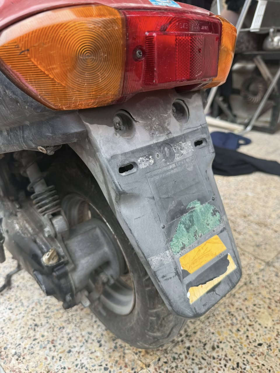 السلام عليكم للبيع منت 60 دراجه جديده مال رمبه نزلته رمبه وعفته بس سلف واكف نكره هندر واحد تشتغل مكينه نشطه قبغ هندر ما مفتوح دراجه جديده سعر 300 وبيه مجال مكاني بغداد السيدية ***********
