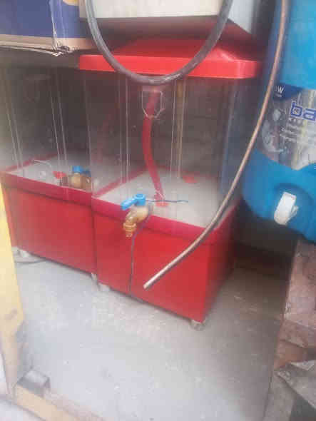 خيمه طول ٤ عرض ٣  حديد ثقيل وقماش سعر ٤٥٠  قفل ألف مكان بغداد لامين أسكينه رقم التليفون***********  ميز حديد سعر ٣٠ قفل نضافت ١٠٠بل١٠٠  عندي خمسه ميوزه خلاطات شربت البيع سعر واحد ٥٥ ألف قفل عندي ٣ نضافت ١٠٠بل١٠٠  طباخ مال جاي سعر ٧٥٠ ألف
