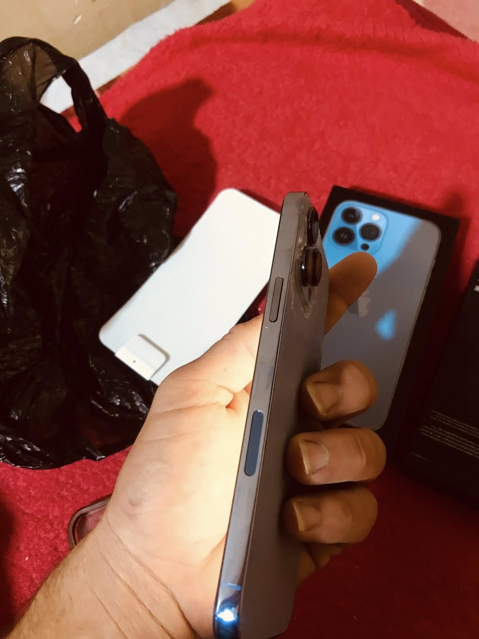 للبيع 13 برو ماكس ذاكره 256 بطاريه 92 مرفوع بطاريه سعر 600 الاستفسار ***********
