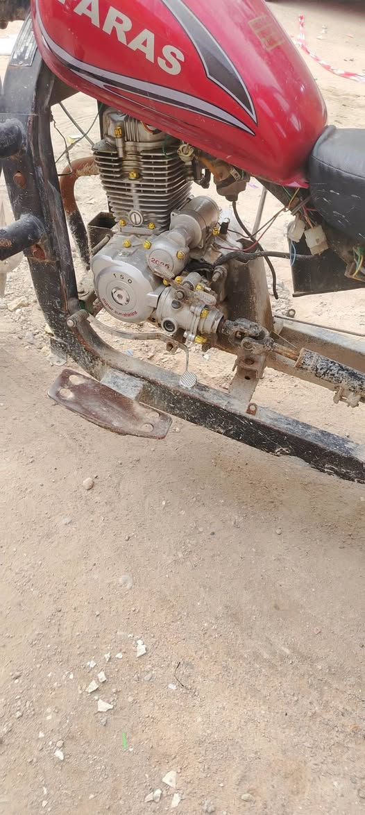 ستوته لي فان موديل 13 رقم ابيض ستوته ما عوزها شغل ومحتاج سعر 1500 وبيها مجال *********** واتساب
