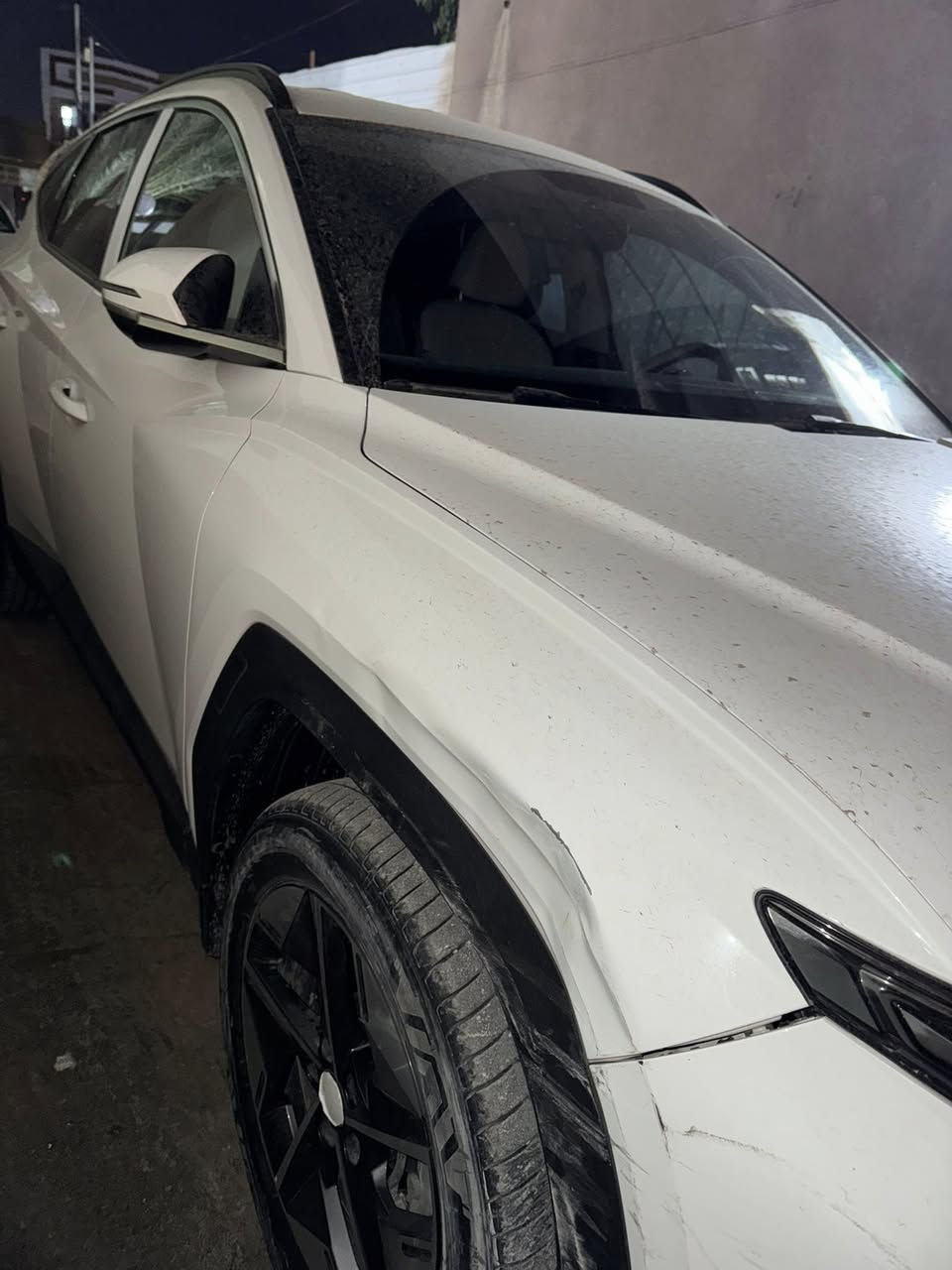 اخوان السلام عليكم 
للبيع فقط توسان ٢٠٢٥ على ايدي السياره صار بيها حادث الله يكفيكم الشر 
ابيع على حادثها 
*********** الشراي يتصل على هذا الرقم وانطي  المواصفات واني خادم 
وهاي صور الحادث
مكان السياره حله/شارع٦٠
