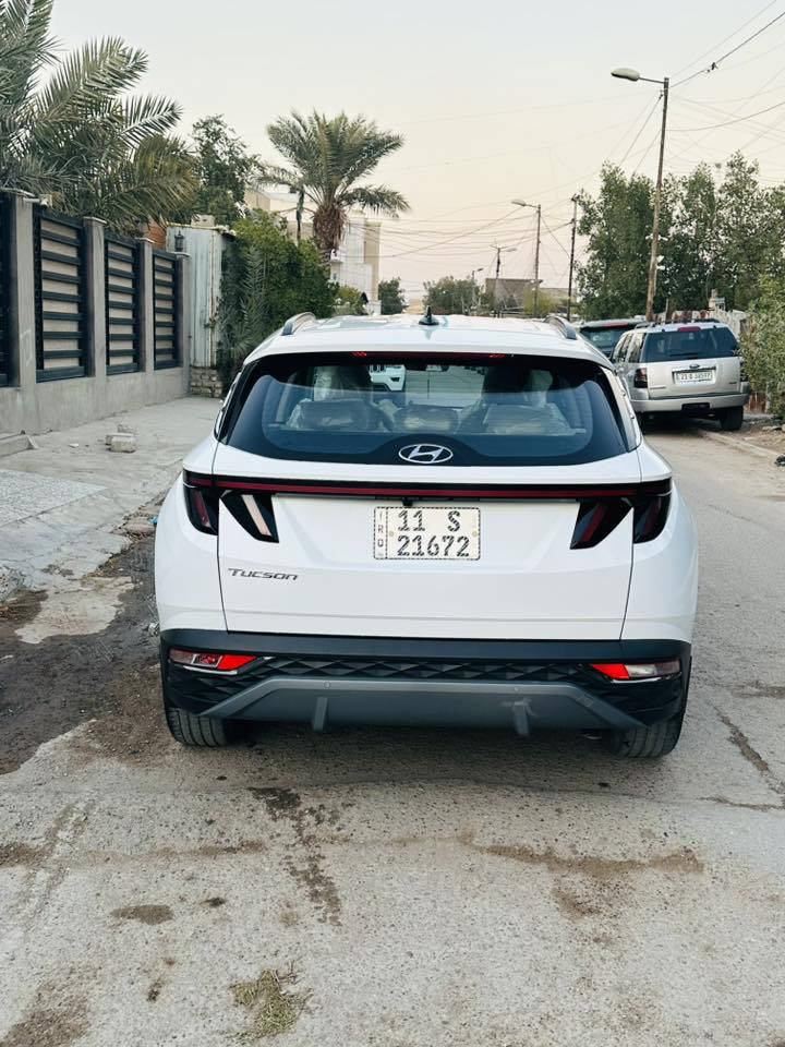 هونداي توسان 2024 خليجي 

ماشيه40 الف ومكفوله من الصبغ والتبديل والبارد وعدا كم رصعه خفيفه بالبنيد والقماره 

مرقم بغداد الرقم الدولي الجديد 

قماره حديد 

بصمه تشغيل 

كراسي كهرباء 

داخل ابيض 

شاحن موبايل 

حساس امامي وخلفي 

لد نهاري 

لايت عدسه زينون 

بك لايت لد 

تبريد خلفي 

منافذ شحن 

تحكم استيرن كامل 

مري شفط ميموري 

السياره جديده ومكفوله من  كير ومحرك 

ورايدها 205$

الاتصال ***********

بغداد
