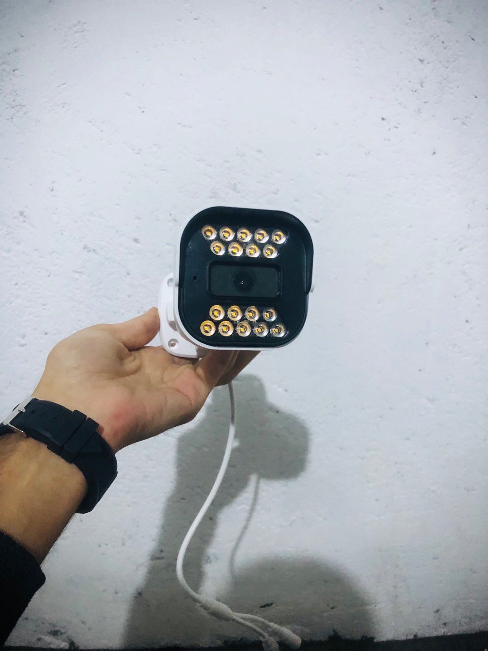 سلام عليكم كامرات مرقبة 
جداد غير مستختمات صوره وصوت 18فلاش  عداد الكامرات ذنين سعر الوحده 15الف 