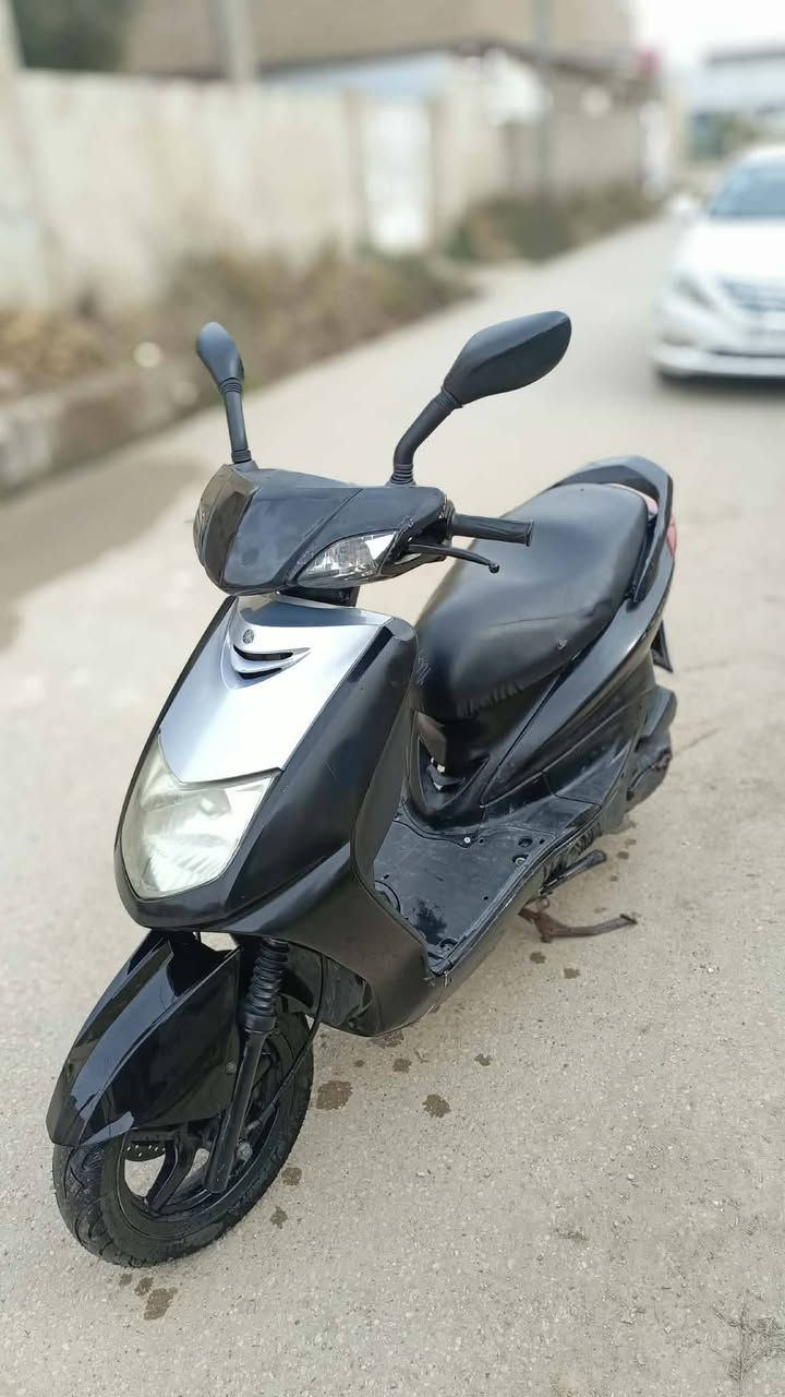 سگنس 140 نثيه ياباني للبيع
دراجه مابيها نقص برغي 🔩 
مكينه نعومه وشلعه اتخبل 
تخم تاير جدد باتري جديد دبلات اماميه جدد يعني جاهزه كهربائيات كلها شغاله لايت عالي ناصي اشاير يمنه يسره سكن هورن اسطاب كيلو متر گيج بانزين قفل 🔒 صندوگ كلها شغاله
السعر 750 الف العنوان ذي قار قضاء الفجر 
‏‪0770 644 5119‬‏
