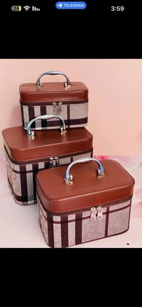 شنطة مكياج • طقم مكياج • توصيل لجميع المحافظات