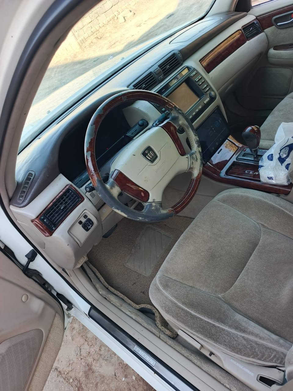 السلام عليكم ملكه لون ابيض 2002 
باسمي تحويل مباشر رقم انبار دولي 
كفاله من الكص والاصوليات والعيب الشرعي 
محرك كير حداديه اكسن تخم تاير كله جاهز
محرك ديفور الكبير اربع دكم كرستال شاشه 
تبريد امامي وخلفي اربع كشنات كهرباء 
برده خلفيه ستيرن كهربائي مري شفط وهيتر 
اريلات امامي وخلفي فول مواصفات ماعدا الفتحه 
سياره جاهزه مال جناي بالعافيه والخير الي ياخذه
السعر 130 وبيه مجال للشراي 
مكان السياره بابل ***********2
