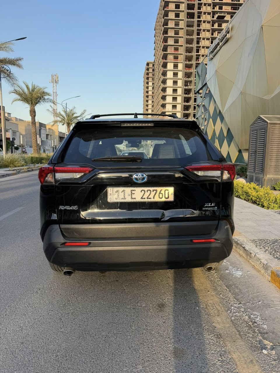 السلام عليكم 
تيوتا راف فور 2022 هايبرد 
XLE بريميوم 
فور ويل 
لون اسود 
كشنات جلد 
تدفئة كشنات 
خزن ميموري 
تدفئة ستيرن 
كشن كهرباء 
جنطة كهرباء 
فتحة سقف
تبريد قطعتين 
مناخ منفصل
رادار امامي و نقاط عمياء 
تحديد مسار و مثبت سرعه و مانع تصادم 
السياره ماشيه 43 الف ميل 
حادثهة بنيد مبدل و الجاملغات الاماميه مصبوغه 
للبيع فقط السعر 200 وبي مجال
مكاني بغداد 
للاستفسار ***********

