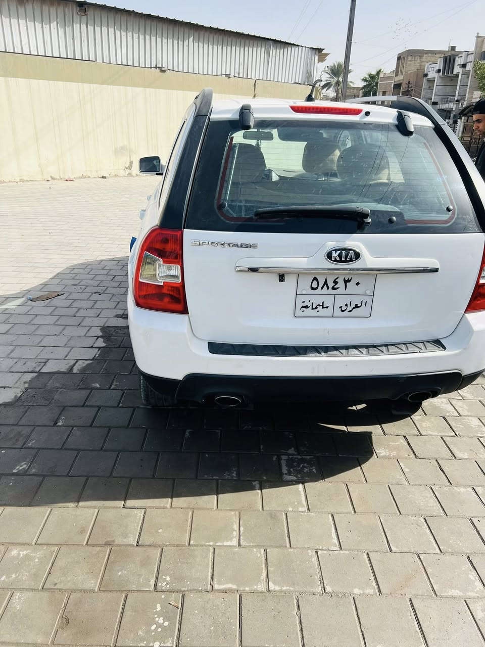 السلام عليكم كيا سبورتج. 2009  مكينه 2000 رقم سليمانيه بيها وكاله عامه بسمنه خليجيه السياره تخم تاير جديد. سياره جاهزه بيها اقل الشبر صبغ جاملغ اماني جهت السايق   الباقي مكفول.  اي ستفسار هاذ رقم صاحبها  ‭0772 967 0221‬مكاني بغداد البنوك.السعر 120 بيها مجال
