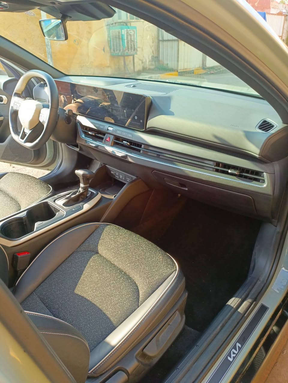 سلام عليكم شباب k4 موديل 25 جيتي لاين فول مواصفات ماشيه6000 وارد امريكي بدون أيرباك بدون تبديل اي قطعه فقط تصليح خشم البنيد بدون رقم بسمي السعر187 تصال الرقم***********
