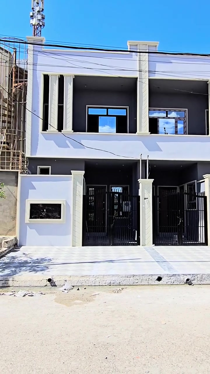 للبيع دارين تؤام بناء حديث زيرو تسليم فوري الموصل حي السماح توزيع الأطباء قرب جامع يحيى شفيق الزهاوي 
مساحة الواحد ١٠٠م واجهة ٥م
يتكون كل دار من كراج ومطبخ واستقبال وهول وصحيات وغرفة نوم الطابق الثاني غرفتين نوم وصحيات وسطح ناصي سطح عالي 
سند ملك صرف طابو الزهور سكني 
اتجاه قبله ع شارع ١٥ متر
مكتب بركة الضياء للعقارات 
***********
***********
الموصل أيسر حي السماح
