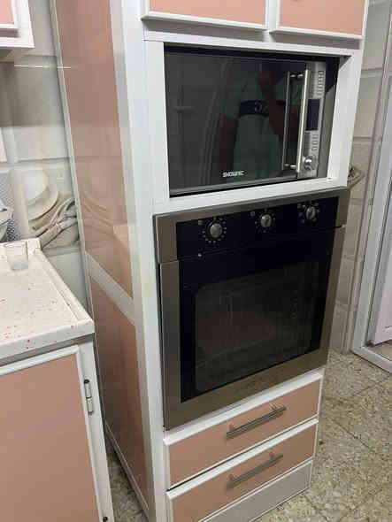 سلام عليكم كاونتر تركي اخو الجديد معه الجهزء مالته غسالت ماعين طباخ مايكروف فرن ماله كامل كله مرمر مكان مدينه الصدر ***********
