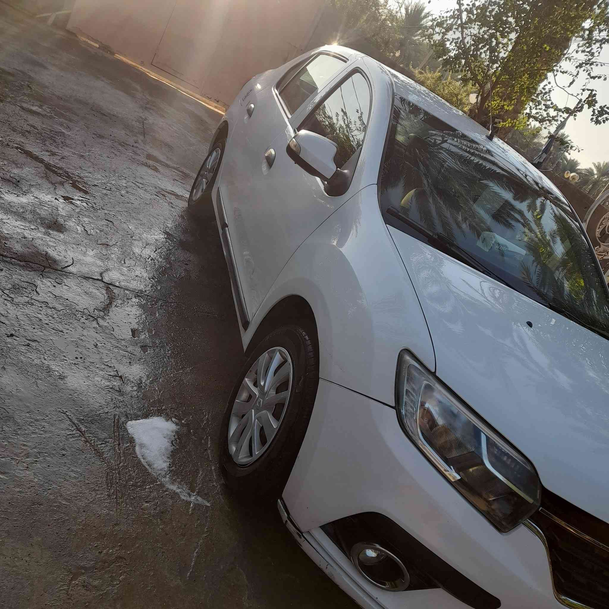 السلام عليكم رينو سمبل ٢٠١٩ ماشيه فوك ال١٠٠ باسمي رقم كربلاء انكليزي سعرهه ٨٥ وبيهه جاهزه من كل النواحي والحمدلله مكاني كربلاء ***********
