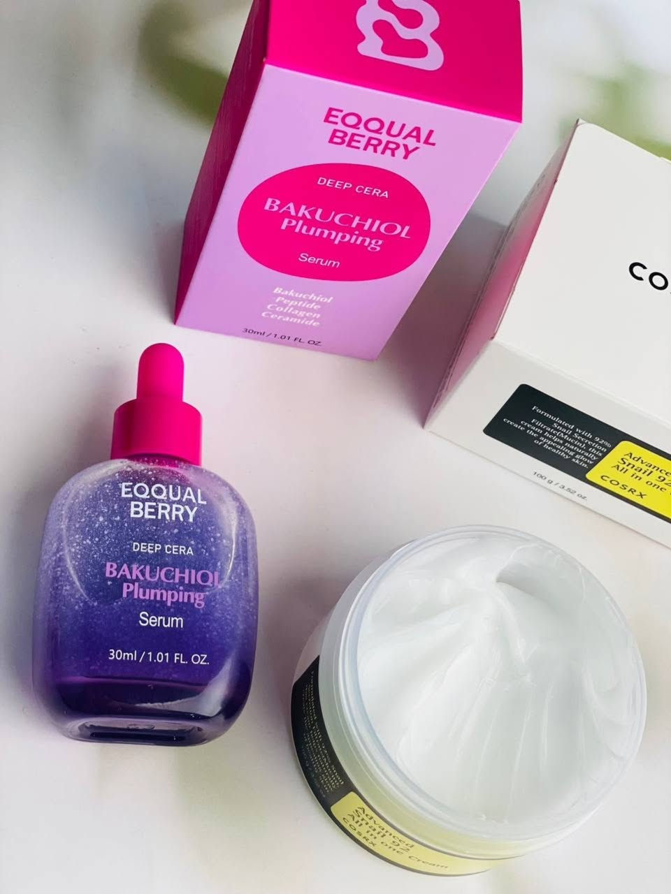 😍✨ عرض ترطيب البشرة  ✨😍  

🔥 العرض مكوّن من:  
كريم الحلزون + سيروم بيري ايكوال 

💖 شنو فوائده؟  
🌸 ترطيب عميق وطويل الأمد بدون ما يترك أي دهنية  
🌸 إصلاح حاجز البشرة وتقويتها  
🌸 تحسين مرونة الجلد وتقليل الخطوط الدقيقة والتجاعيد  
🌸 تهدئة البشرة المتهيجة والحساسة  
🌸 يقلل الاحمرار وآثار حب الشباب  
🌸 يمنح البشرة نضارة ولمعة صحية (تأثير البشرة الزجاجية ✨) 

😍 مناسب لكل أنواع البشرة، خصوصاً الجافة والدهنية والحساسة 
#عروض#صحة#تجميل#نون#نونة_ستور


**إذا كنت صاحب هذا الإعلان وتريد حذفه لأي سبب، رجاءا أرسل رسالة إلى الدعم الفني**
