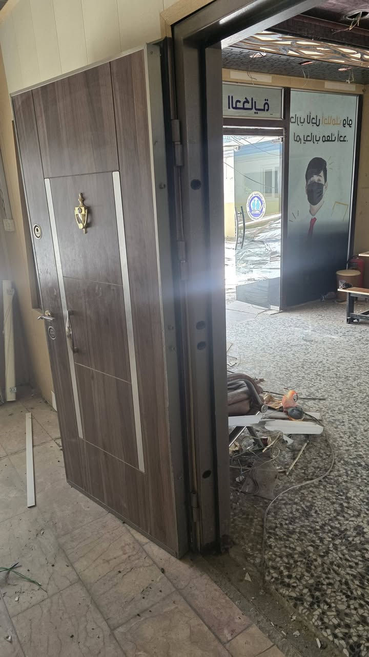 3ابواب. تركي ضخم يسمو باب قاصه  والله الجديد مالته 600الف.  وهذا نضافته 90/100. سعره 150الف الواحد
غماس الشارع العام قرب مطعم بيت الشعر 
كراسي حديد مستعمله اخو الجديد سعر الواحد 8الاف 
***********
3ابواب. تركي ضخم يسمو باب قاصه  والله الجديد مالته 600الف.  وهذا نضافته 90/100. سعره 150الف الواحد
