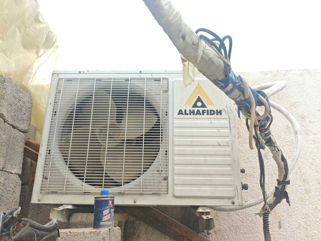 سبلت للبيع شغال كلشي مابيه تبريده ثلج
طن ونص 
السعر 200
