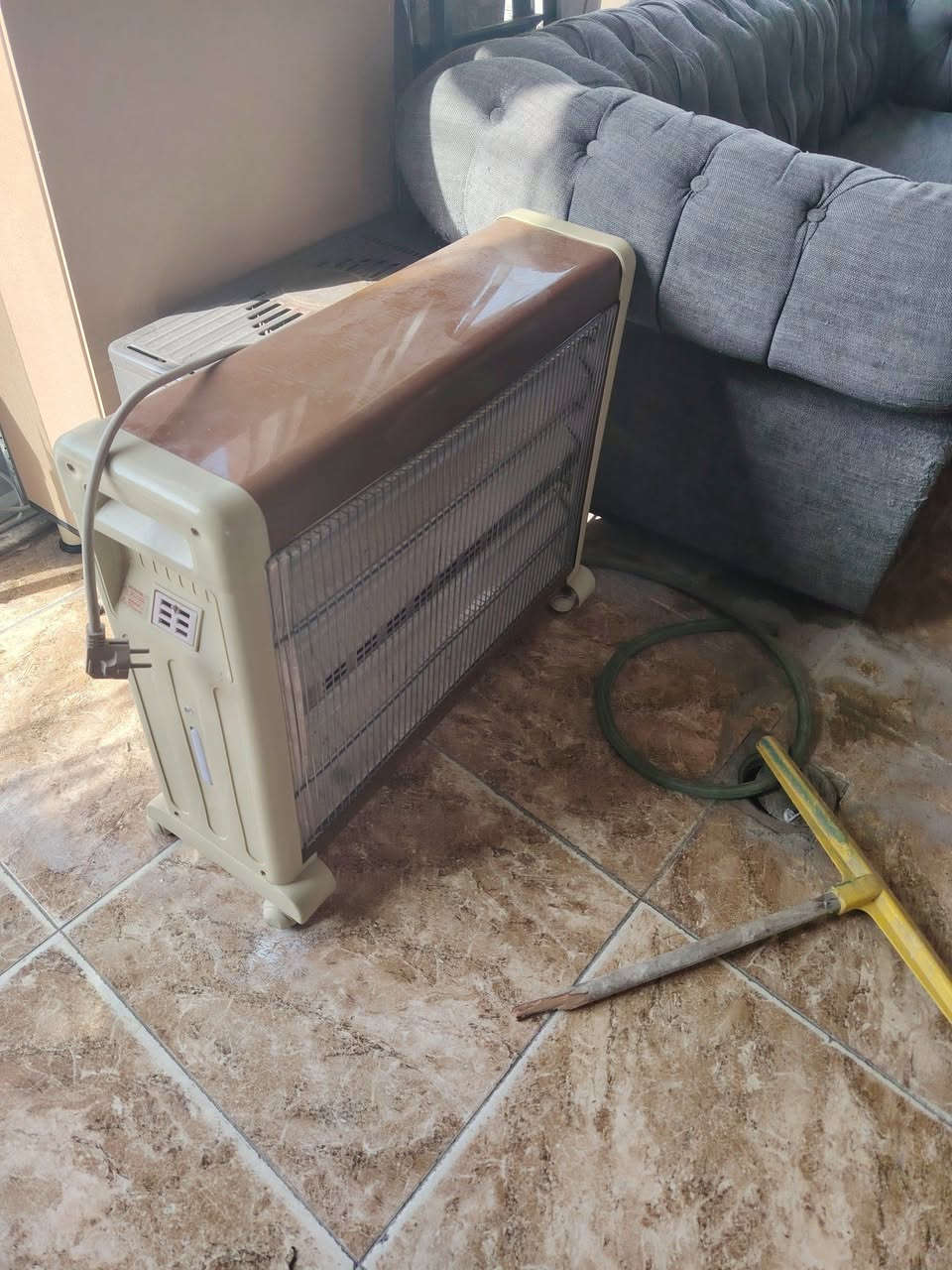 اغراض مستخدم للبيع 
العنوان بكرة جو القديم مقابل الكوميته 
للاستفسار *********** واتساب
