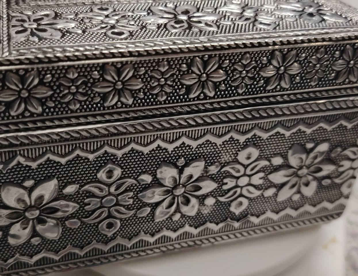 صندوق فضة مابي ختم عمل يدوي


**إذا كنت صاحب هذا الإعلان وتريد حذفه لأي سبب، رجاءا أرسل رسالة إلى الدعم الفني**