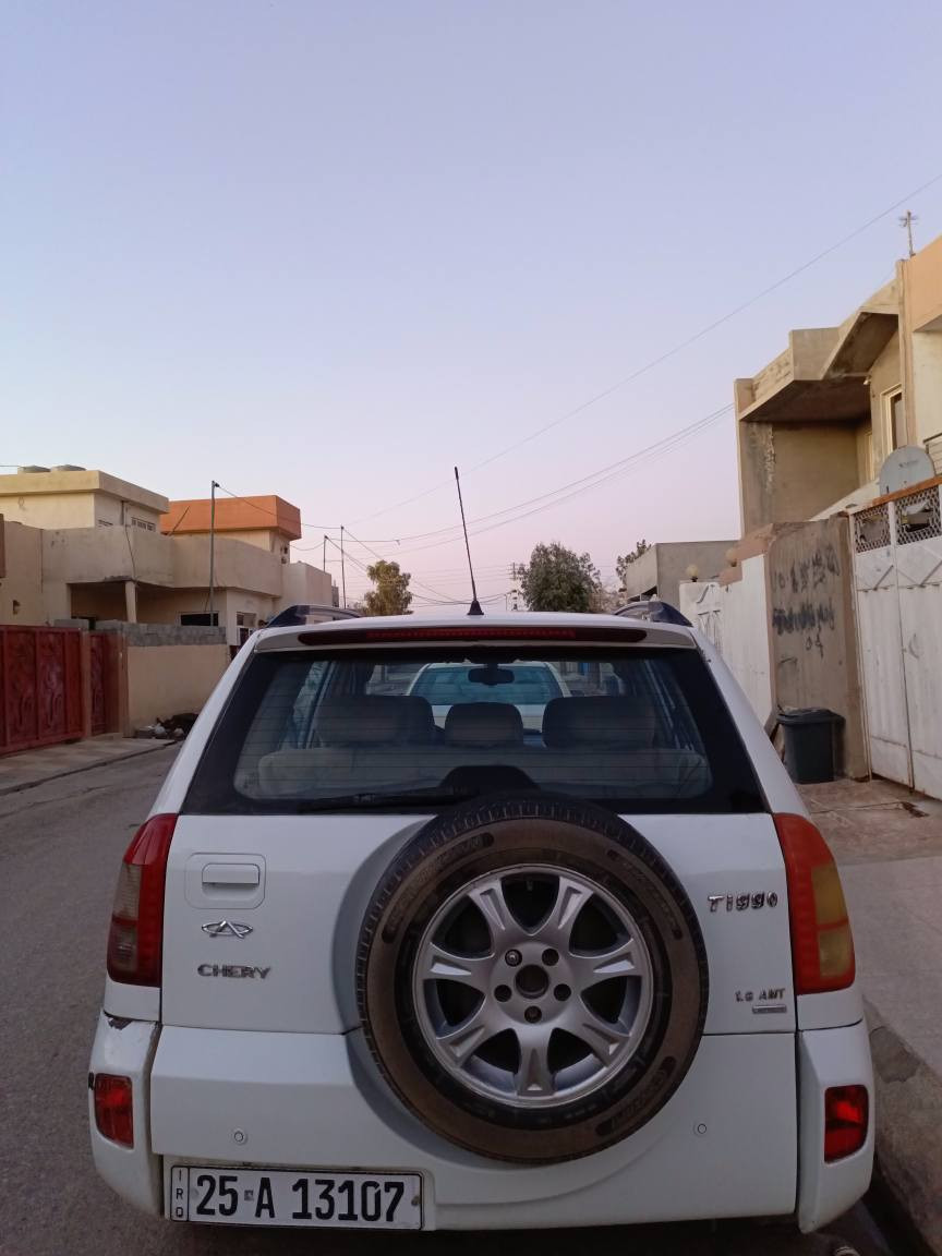 سەنەوی نوێیە زۆر خاوێنەو بێ مەسرەفە ماڵی دۆستەڕەقم کەرکوک دوو دەرگای هەیە بەعیزام دەفرشم بەقست 68وەرەقە پێشەکی 20وەرقەومانگانە3وەرقە  شوێن  هەولێر ژ.م.*********** زاخو, دهوك
