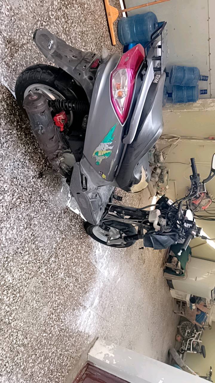  سلام عليكم دراجه سيام للبيع نقص فقط كفرات امامي دراجه نضيفه شغاله سعره 400 بيه مجال مكاني نجف براكيه يم بوابت الخروج مال المطار النجف الدولي دراجه 