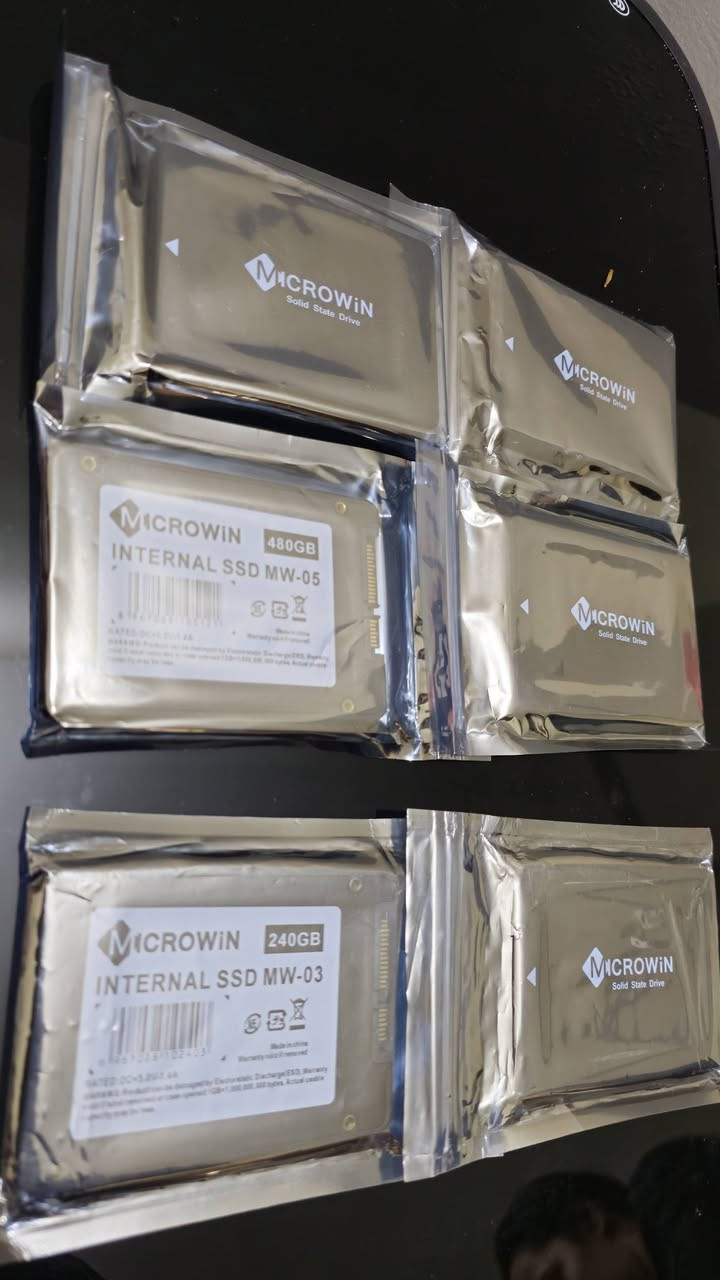 هارد SSD 480GB عدد 3 و هارد SSD 240GB عدد 2


**إذا كنت صاحب هذا الإعلان وتريد حذفه لأي سبب، رجاءا أرسل رسالة إلى الدعم الفني**