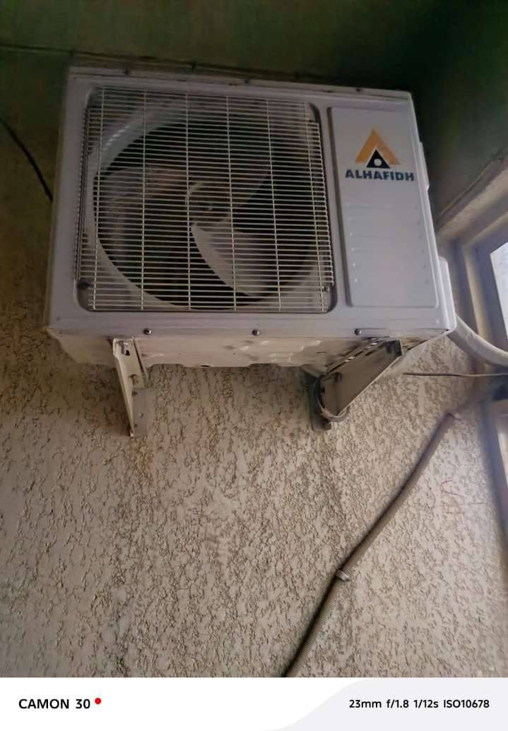 غراض بيت للبيع كله نظيف 
مجمدة نظيفة ١٥٠ ألف
سبلت كرافت طن واحد ١٥٠ ألف
مكيف طنين ١٥٠ ألف
ديوان ١٥٠ ألف 
كاونتر ألمنيوم ٣ قطع سنك وملحق وكاونتر مترين ١٥٠ ألف
بغداد الحرية ***********
