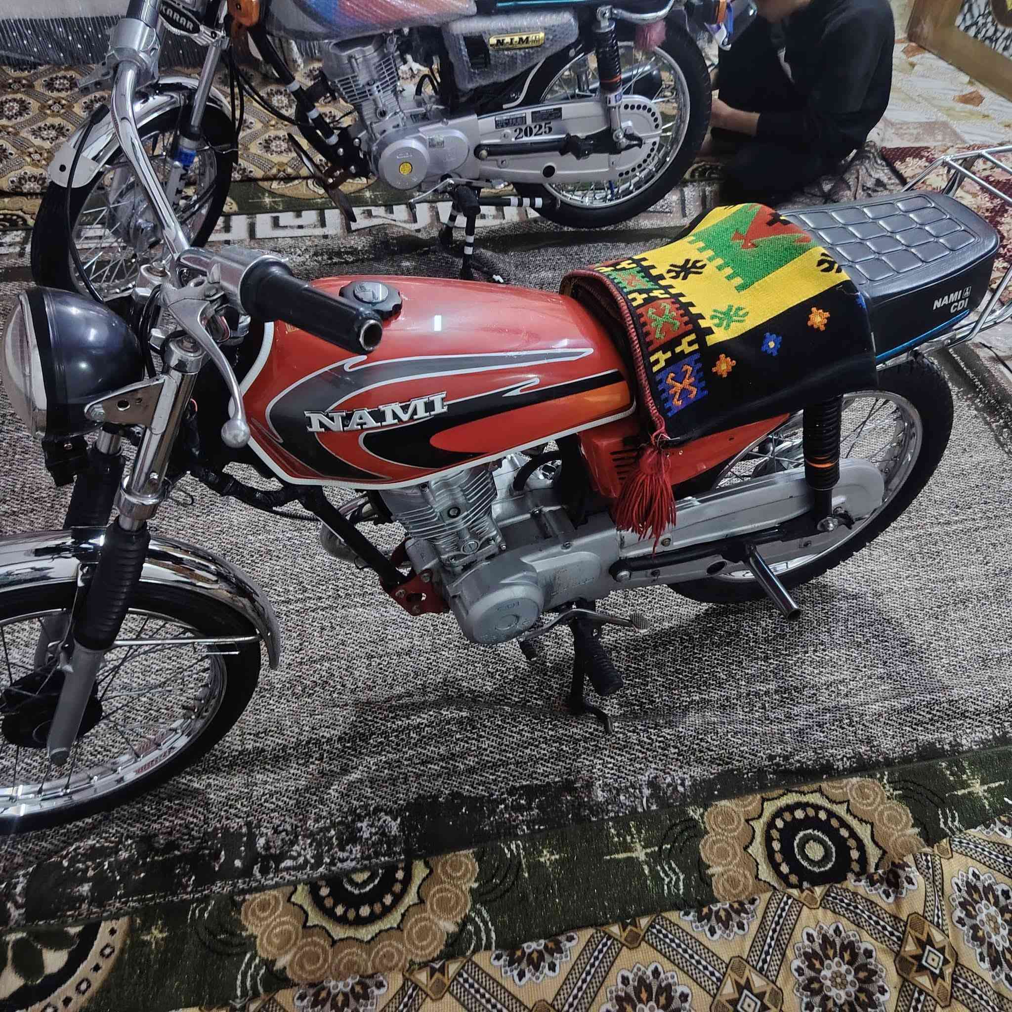 السلام عليكم دراجه اربعه كير ارشا شاصي 20 وغراض 24 اوراق اصولي اصولي دراجه تعمير جديد حلوه ومرتبه السعر 550 وبيه مجال المكان كربلاء طوريج ام روايه رقم الهاتف ***********
