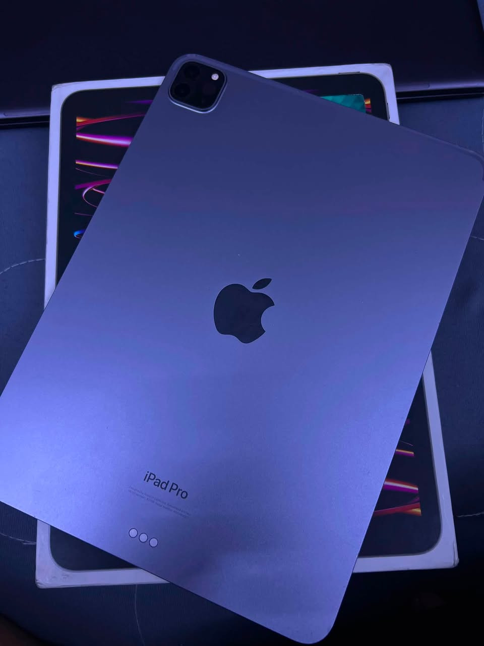 *للبيع iPad Pro 11 انش 2022 M2*
*الحالة*: الجهاز مفتوح، مبدل فلاتة شحن اصلية فقط والباقي كله وكالة
*كلشي شغال 100% بدون اي مشاكل*

*المواصفات*:
- *الموديل*: iPad Pro 11 انش الجيل الرابع M2
- *اللون*: رمادي فضائي
- *الذاكرة*: 128GB WiFi
- ⁠*الملحقات*: كارتون فقط

*المكان*: بغداد - المشتل
*للتواصل*: ***********
