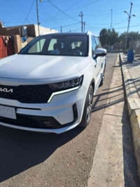 سورنتو موديل ٢٣ ماشيه ٣٤ كفاله عامه من شخط بعدها على وضع الشركه جديده ...