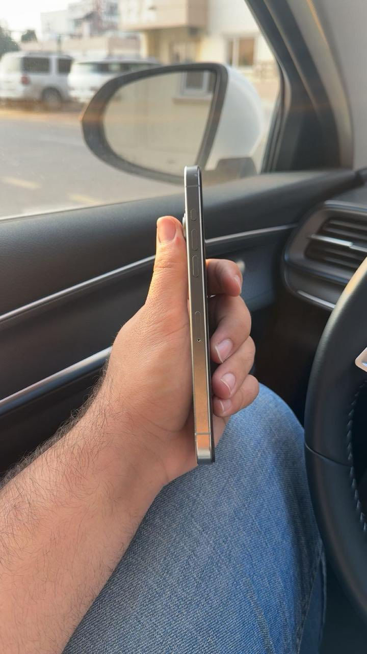 15pro max 
256
ماستر كارتونه موجوده 
جهاز نضيف مكفول فقط شاشه مبدل 
شاشه حلوه 
مكاني بغداد شعب 
***********
