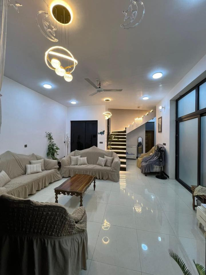 السلام عليكم بيت للبيع طابق واحد تقسيم حسين رضا قرب الشرطه النهريه مساحه 200م بناء 24 
للاستفسار ***********
