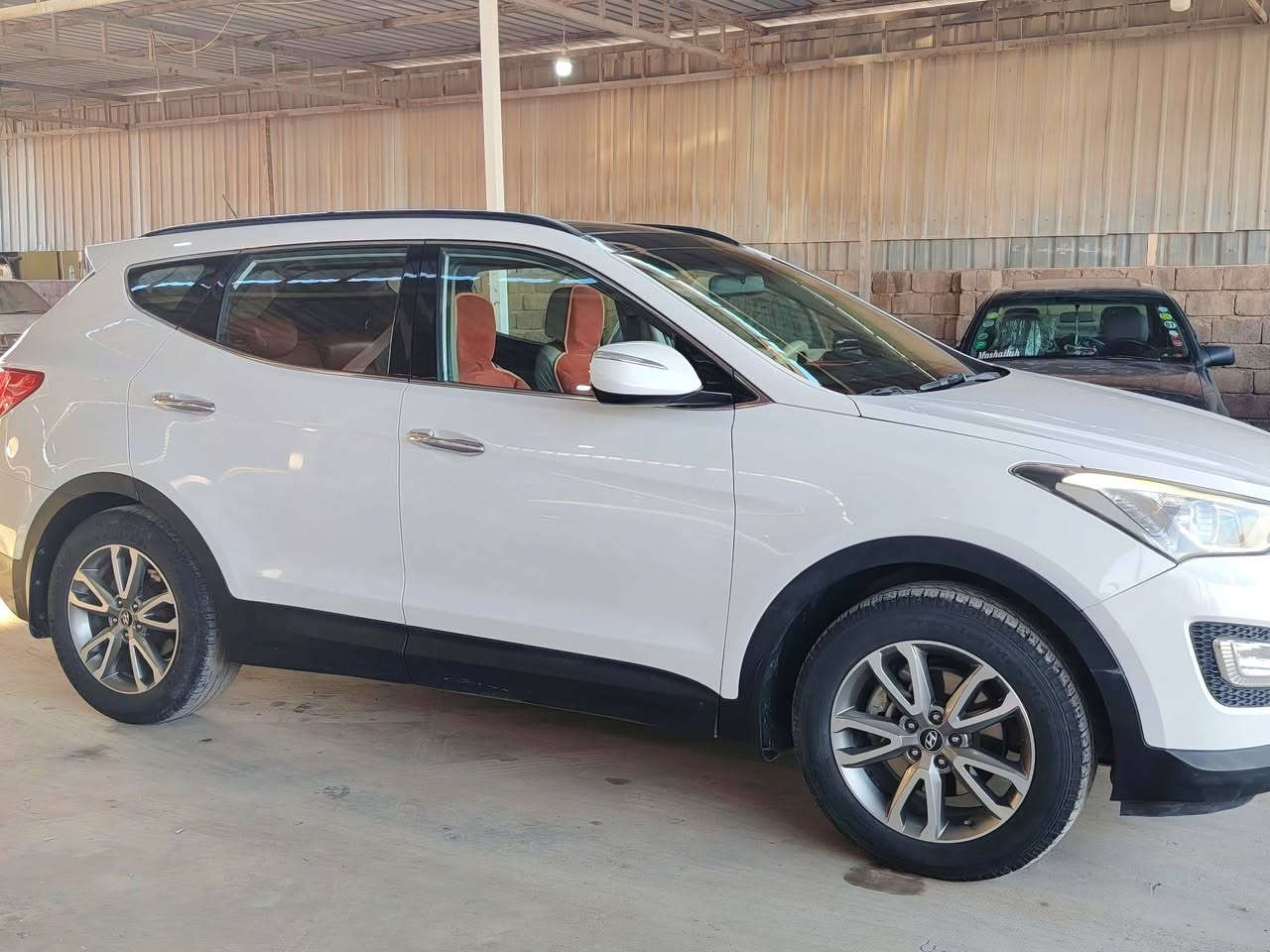 سلام عليكم سيارة سنتافي موديل 2013 خليجي مواصفات فول عدا البصمه رقم سنوية هزا جديد مكينه  V4مامفتوح 
ضرر مكانين صغار تعديل بارد فقط سيارة كلش حلو ونظيف
عنوان طريق اربيل موصل ناحية برطلة
للاستفسار ***********/***********
السعر 163$$ وبي مجال
