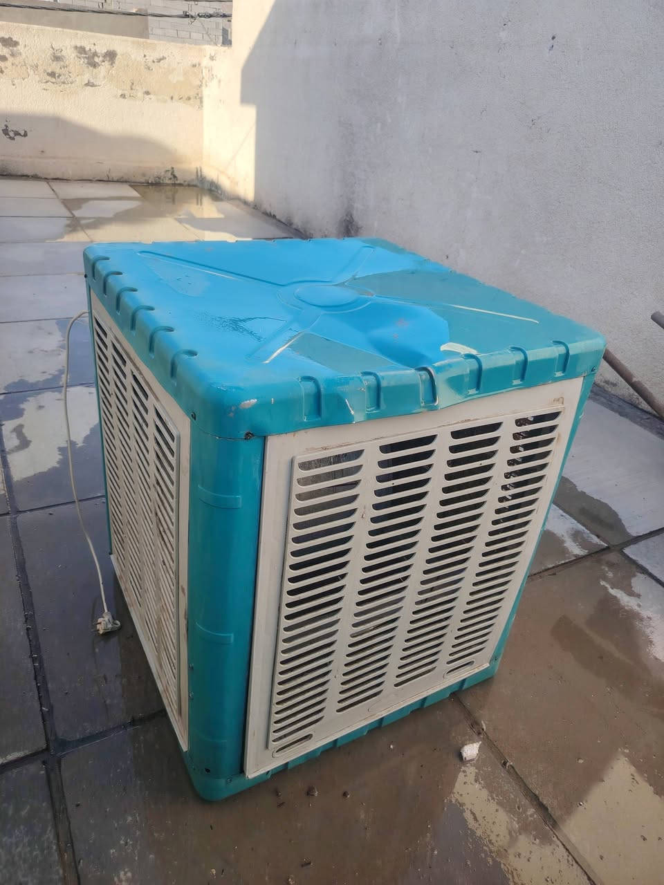 مبرده بس كشر بيها ماطور بس ماطورها شويه تعبان وكاني بغداد البياع منطقه سويب ابيعها بس كشر الكشر مالتها كلش جديد رقم السعر مالتها 35,000 رقم الهاتف***********
