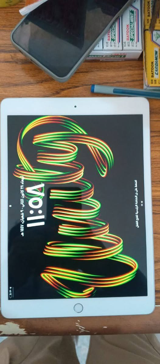 السلام عليكم من رخصت مالك الاكروب متاح ايباد 8 ذاكره 32 نسخت السيمكارت مكفول من كلشي نضافه كلش عاليه  بطاريه فوك ال90 مستعجل على البيعه  سعره 160 للاستفسار ***********
