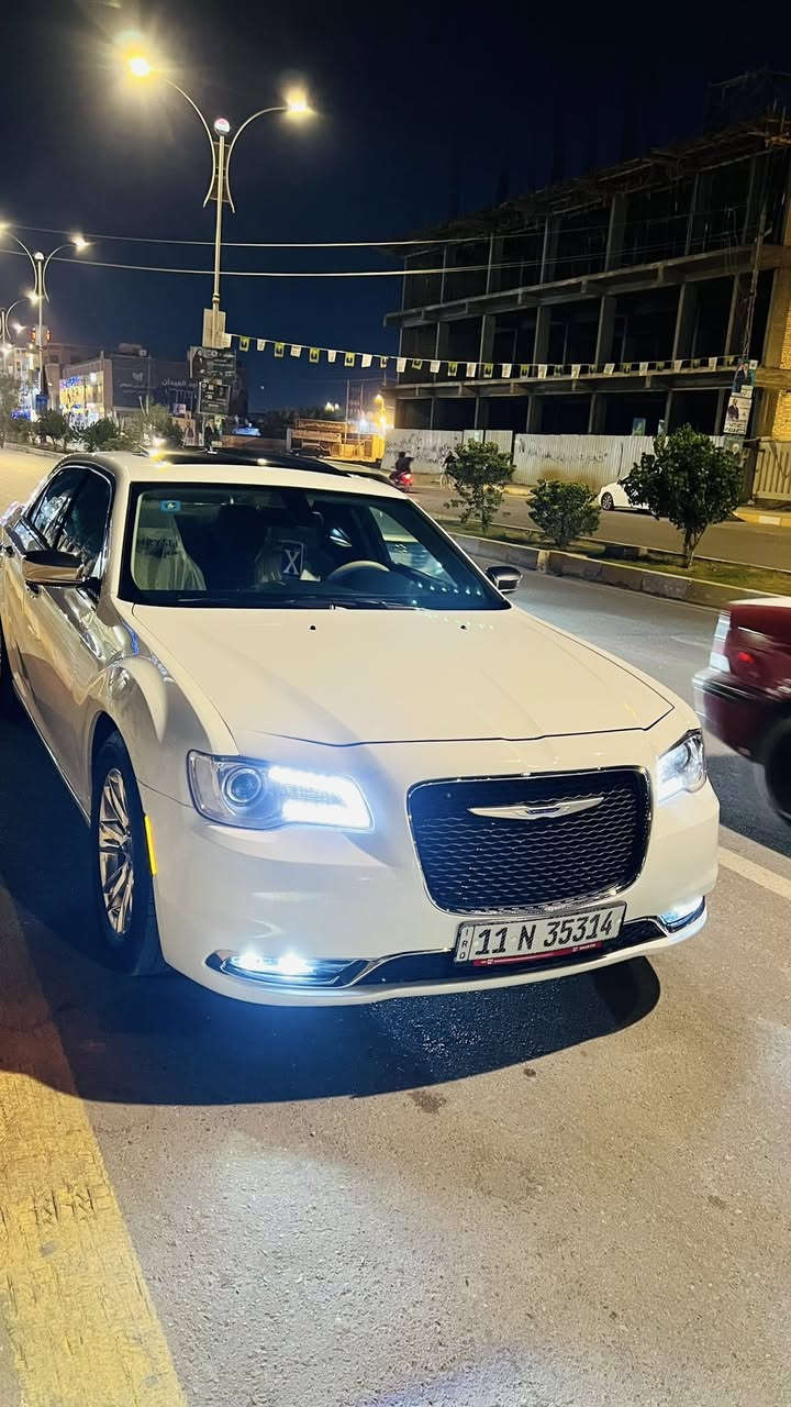 السلام عليكم للبيع اوباما 2016 اصل اصل
مواصفات  C 1/1 
فول 
دواخل عسلي جلد 
تبريد بلكشنات +تتفئه+ تتفئه بلستيرن +تتفئه بلمري
مري قلاب وي لبك تعتيم بلمري 
3 وضعيات خزن ميموري
ستيرن كهرباء 
برده خلفيه وي لبك 
بنوراما 
ويلات مكسيكي +تخم تاير 
منضومه زنون اصليه 
وبقيه ماوصفات C معروفه 
 سياره ماشيه 96 m 
بغداد بسمي سنويه 29 
وهزه 26 
وتحويل ثاني يوم 
مكينه وكير واكسن كله جدد شرط مكينه مامفتوحه بلاد 
حداديه 100‎%‎  جديده تبريد ثلج
حادثها كفاله داخله وهنا بلعراق ندحجت جاملغ تبدل ولباب نصبغ ولبقيه كفاله 
عنواني ناصريه مركز المدينه 
اخوان رجائا الموشراء لايكسر بحلال ناس 
رقم *********** 
***********
هذ سوك وكلشي بيه معلا واصل ومعروف اسعارهن
