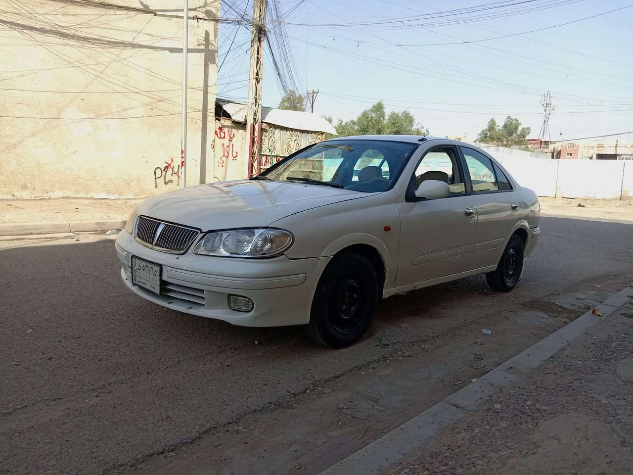 نيسان سني موديل 2002 مكينه كير ممتاز السياره كير عادي حداديه جيده سياره تخم تاير جديد رقم بغداد السعر 59 وبيها مجال بسيط الاستفسار على هذا الرقم *********** محمد العنوان بغداد الشعب
