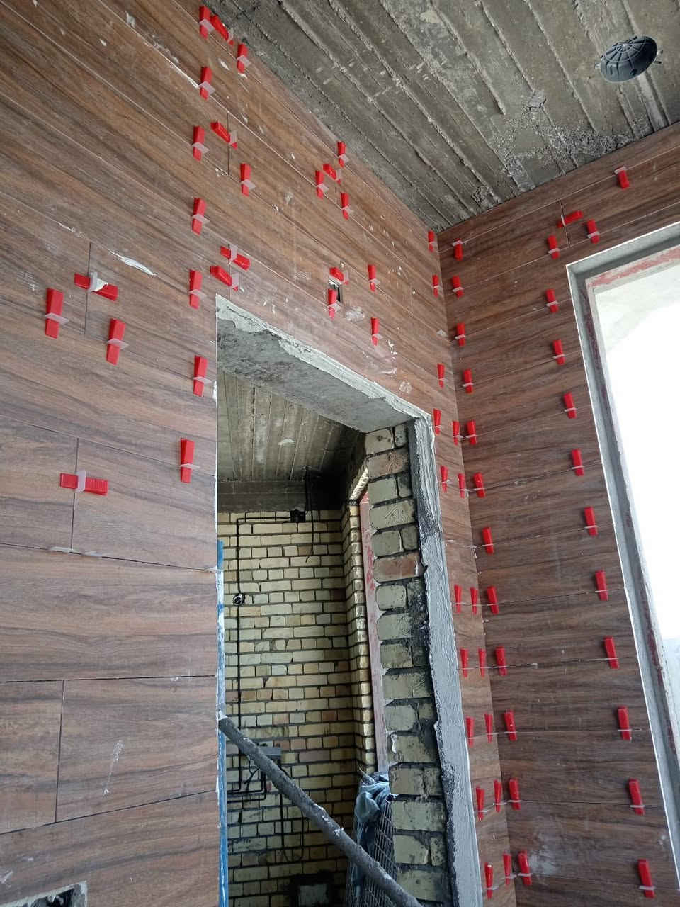 خلفة سيراميك جدران وارضية  متفرغ حالياً شغل درجةَ. اولةَ مثلَ ما واضح بل صوره الرقمَ. ***********
