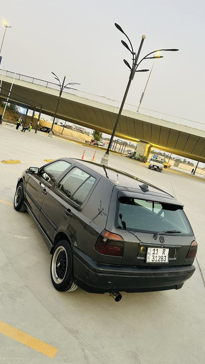 سلام عليكم
فولكس فاكن كولف 
موديل 93بدون حادث 
السيارة صبغتهة جديدة ميتاليك 7 شذرات للجمالية 
عليهة هواي اضافات والسيارة نضيفة كير مكينة) تبريد كفالة بدون نضوح دهن بدون تبخير خير من لله بدون اي نقص 

1-عليهة اكزوز رياضي و بوري جبير (البلادي موجود بطيخات )
2_لويات ناصية ماركة 
3_لحاية و دوسات 
4_منضومة زنون 
5_ويالة بي بي اس اصلي جديد
6_طخم تاير دنلوب جديد 
7_بكلايت سموك 
8_سبويلر 
9_ منضومة تبريد جديدة
10_رقم دولي جديد هزة جديدة 
باقي السيارة كلة بلاد كهربائيات كلهن شغالة ومبدل دهن كير جديد دهن بريك دهن مكينة مابيهة كل نقص وب واقع بعد احلة 
الداخل كلة جديد الكشانت بشرط بدون اي شك ماعدة البطاين لامامية شوية تعبانة السيارة ذكرت كل تفاصيلهة ب منشور
السعر :55 
مكاني بغداد الدورة  
للتواصل لاتصال على 
***********
