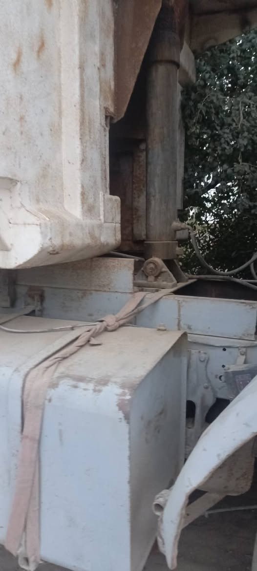 سلام عليكم فالفو للبيع موديل   82
تخم تاير شاصي مكفول ***********
