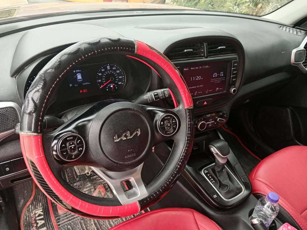 السلام عليكم 
سيارة صول موديل 2022
مكينة 2000 دوش
حادثها جدا خفيف ومرفق مع الصور 
كفالة من التبديل 
السيارة بأسمي 
حدادية جديدة تاير جديد 
تبريد ثلج 
سويج 
***********
