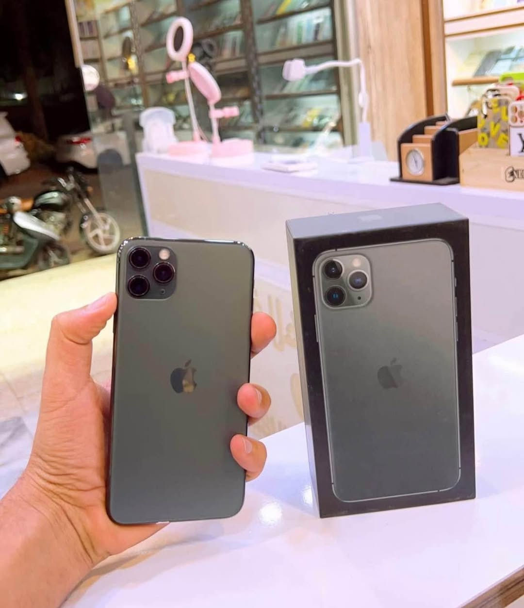 ايفون 11 برو ماكس زيتوني

بطارية 🔋 81

ذاكره 256GB

كامل ملحقات 

مكفول ماداخل تصليح شرط الحاسبه 

السعر خاص 

رقم *********** عمارة, ميسان
