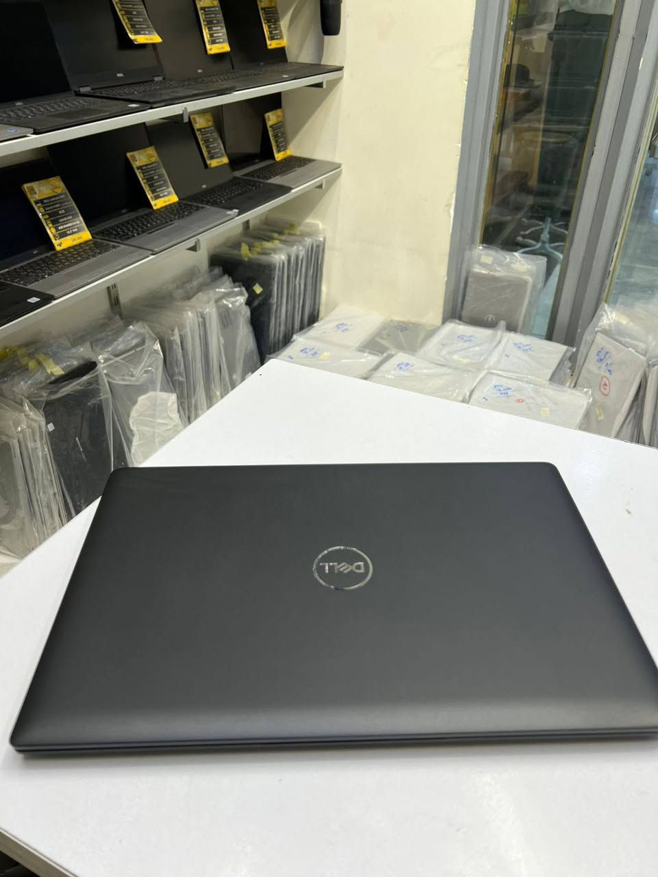 💻 Dell Latitude 3520
🔹 المعالج: Intel Core i5 الجيل 11 فئة G7
🔹 الرام: 8GB DDR4 (قابلة للتطوير حتى 32GB)
🔹 التخزين: 256GB SSD NVMe (قابل للتطوير)
🔹 كارت الشاشة: Intel Graphics داخلي
🔹 الشاشة: 15.6 إنش FHD
🔹 الكيبورد: ليزري ضوئي عربي / إنكليزي
🔹 ويندوز 11 برو مفعل وجاهز
🔹 نسبة النضافة: 97–99٪

السعر 350 الف شامل التوصيل لباب بيتك مع ضمان اسبوعين  والملحقات(ماوس+حقيبة+الشاحن الاصلي)


**إذا كنت صاحب هذا الإعلان وتريد حذفه لأي سبب، رجاءا أرسل رسالة إلى الدعم الفني**