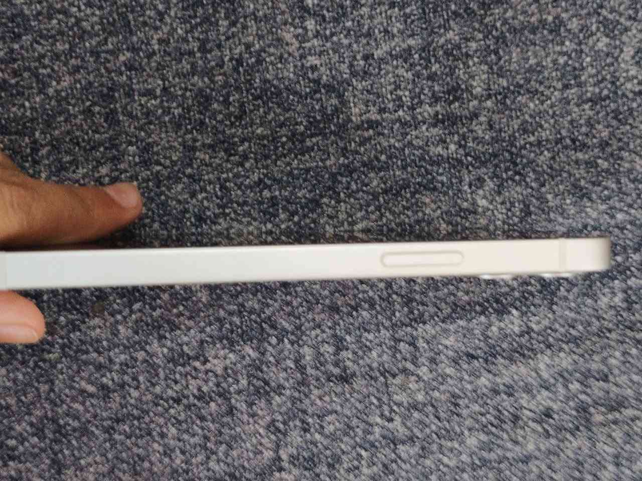 سلام عليكم
جهاز ايفون 12 عادي

نموذج M 

بطاريه 88 صار فوك 5 اشهر نفس البطاريه ومينزل شحن ابد

نضافه فول اخو جديد 

الاستفسار ع هذا رقم *********** واتساب
