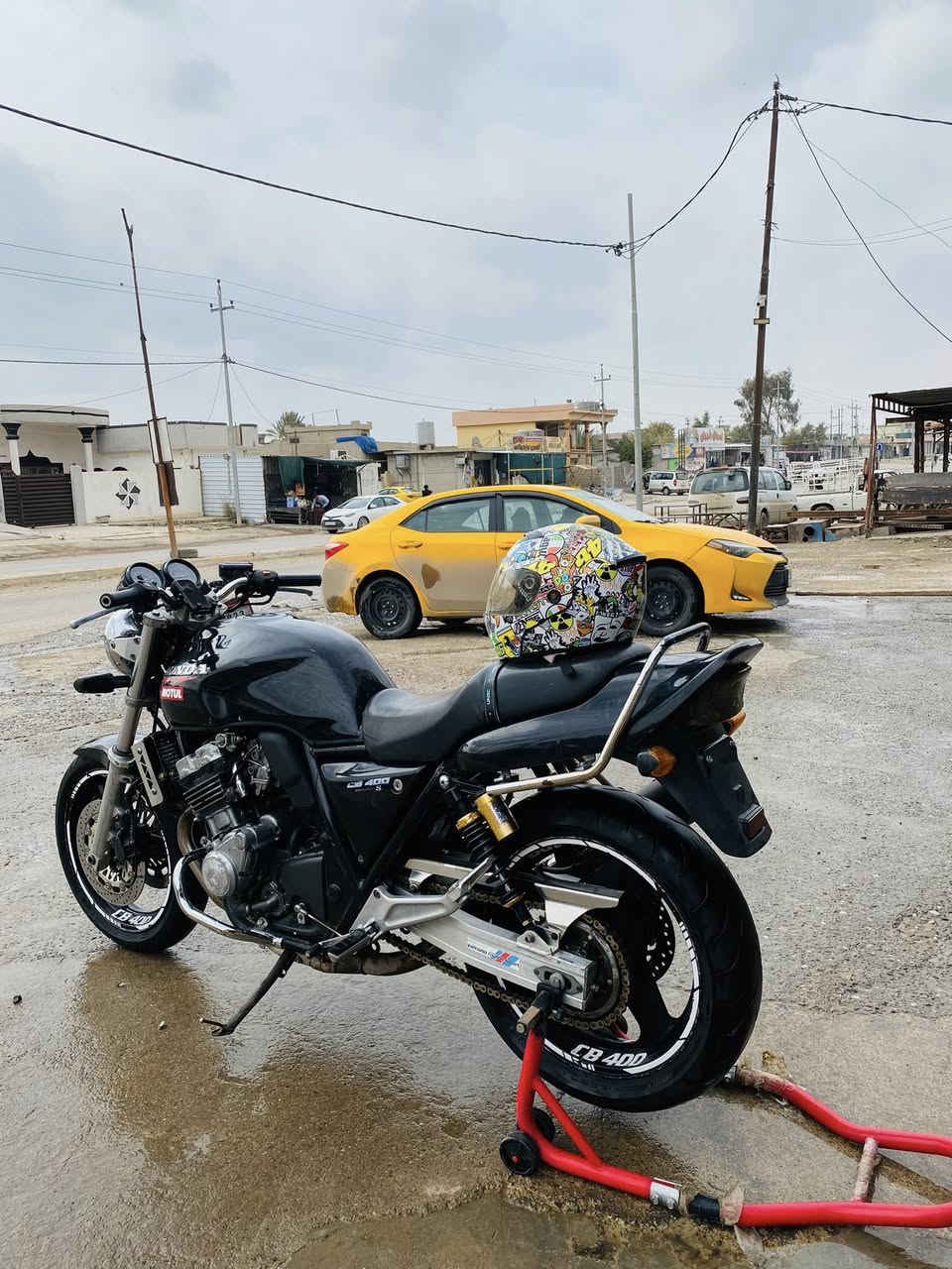 سيبي فور 400 
لون اسود موشم. كلش مميز لون وحيد بل عراق 
عليه ايدامه كامله  تخم تاير  تخم دسك دهن موتل  كابريتر جديد   باتري جديد شرط فقط دهن  بانزين. الصبح نكره سلف 
السعر 15 ورقه 
*********** عنواني كركوك
